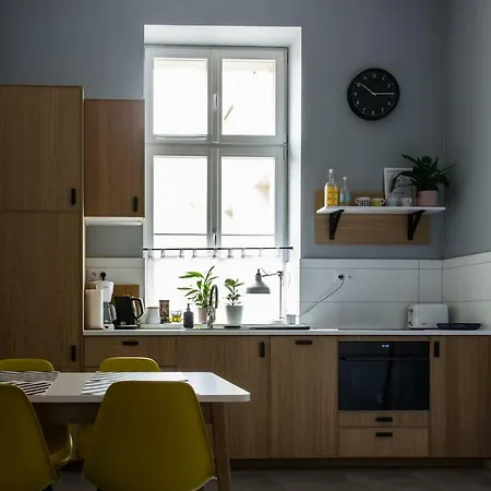Jana Matejki Apartment