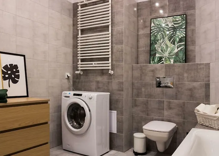 Jana Matejki Apartment